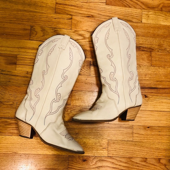 Vintage Shoes - Vintage Acme Cowboy Boots - Size 7